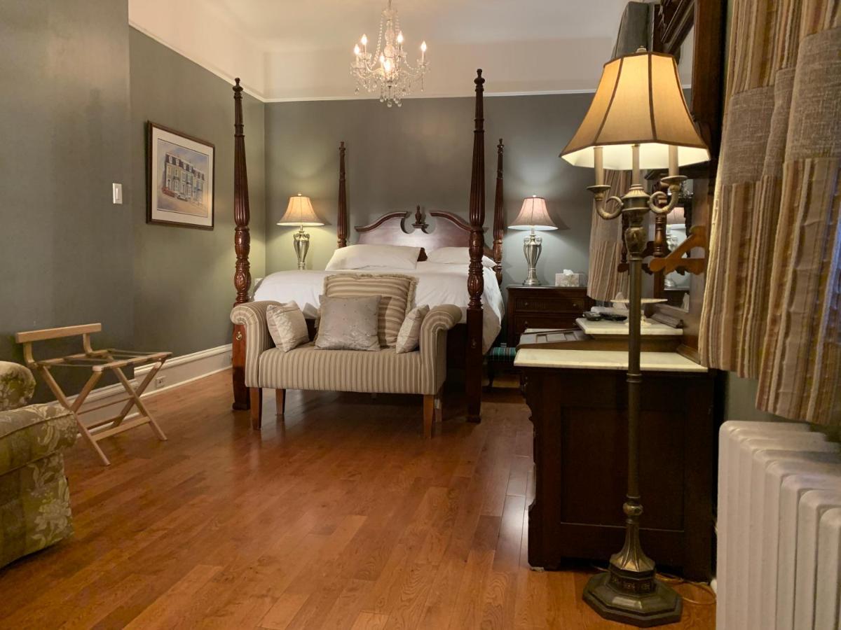 Monroe House Executive Guest Suites Сент Джонс Екстериор снимка