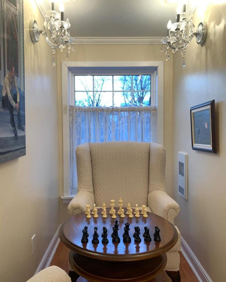 Monroe House Executive Guest Suites Сент Джонс Екстериор снимка