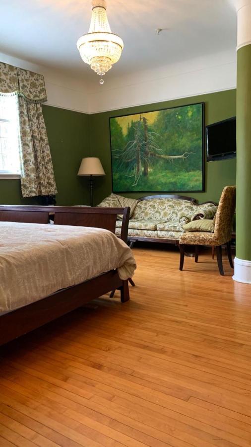 Monroe House Executive Guest Suites Сент Джонс Екстериор снимка
