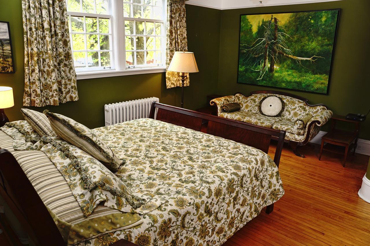 Monroe House Executive Guest Suites Сент Джонс Екстериор снимка